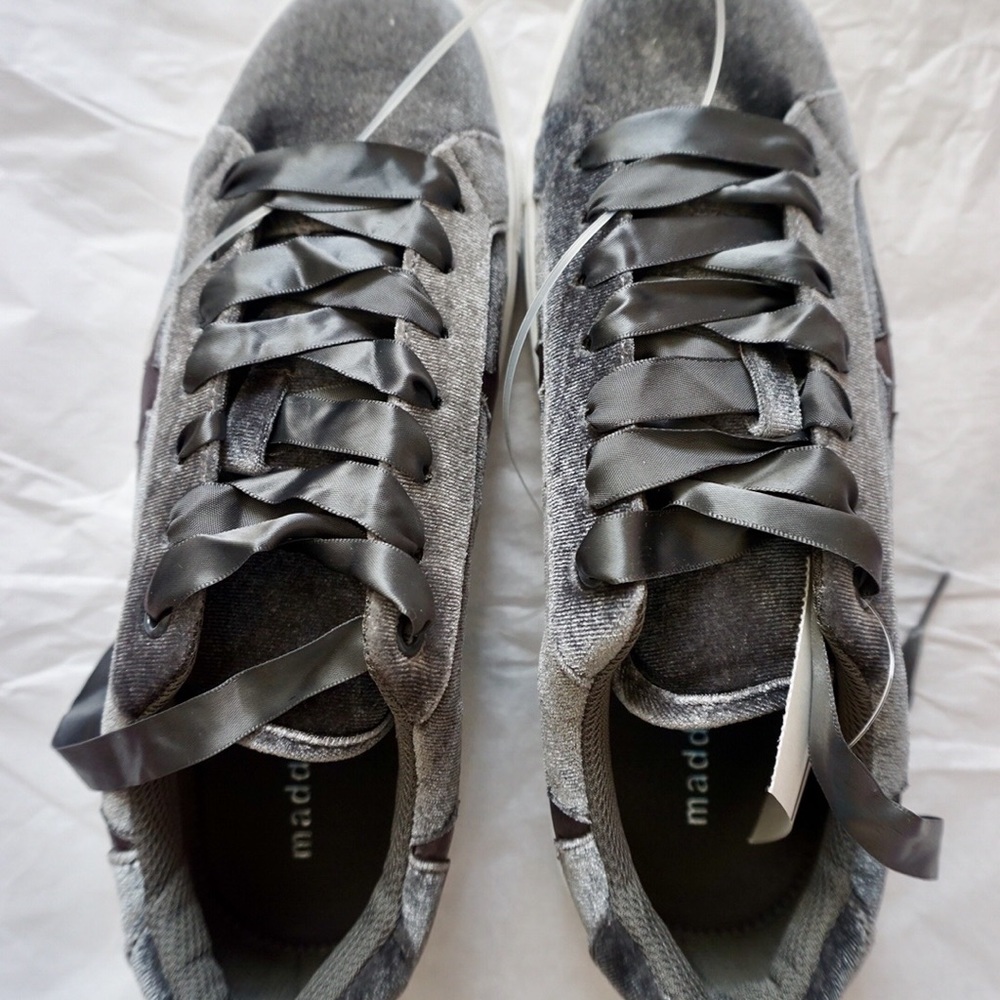 Last 1 💘❤️ MADDEN GIRL VELVET SNEAKER 8 - Picture 4 of 6